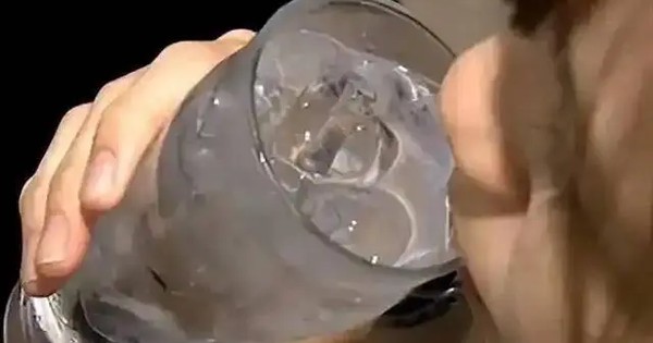 Ngày càng có nhiều người nhồi máu cơ tim buổi sáng, bác sĩ nghẹn giọng nói có 3 loại nước là thủ phạm: "Uống ít 3 món này đi thôi"