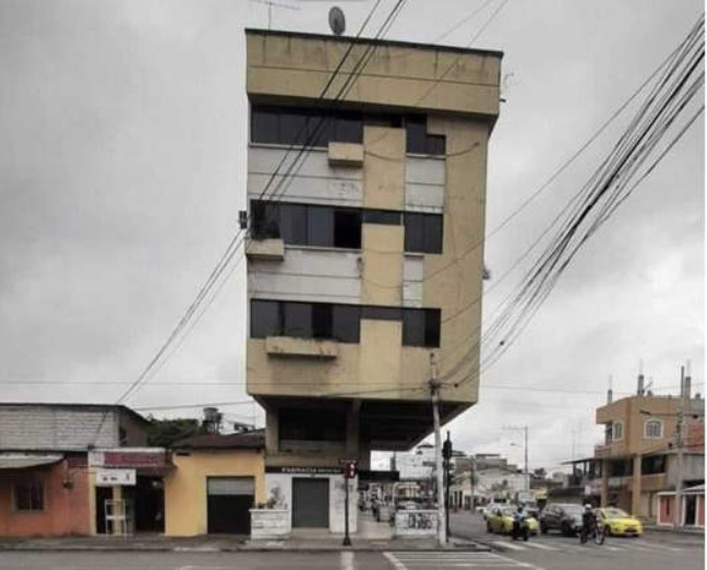 Xiêu vẹo đến khó tin, tòa nhà 4 tầng này đã trải qua 8 trận động đất mạnh suốt hơn 30 năm vẫn không sụp đổ