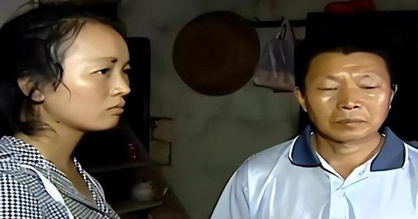 Nữ sinh thi đỗ ĐH danh tiếng rồi lén nhận cha ruột là đại gia, biết sự thật, cha nuôi bật khóc: "Trả lại tôi phí nuôi dưỡng!"