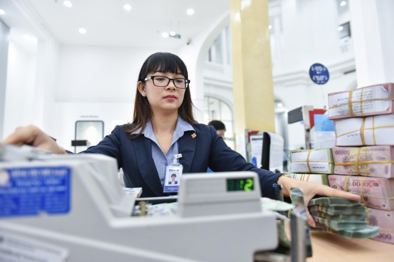 Big 4 ngân hàng nhập cuộc tăng lãi suất tiết kiệm