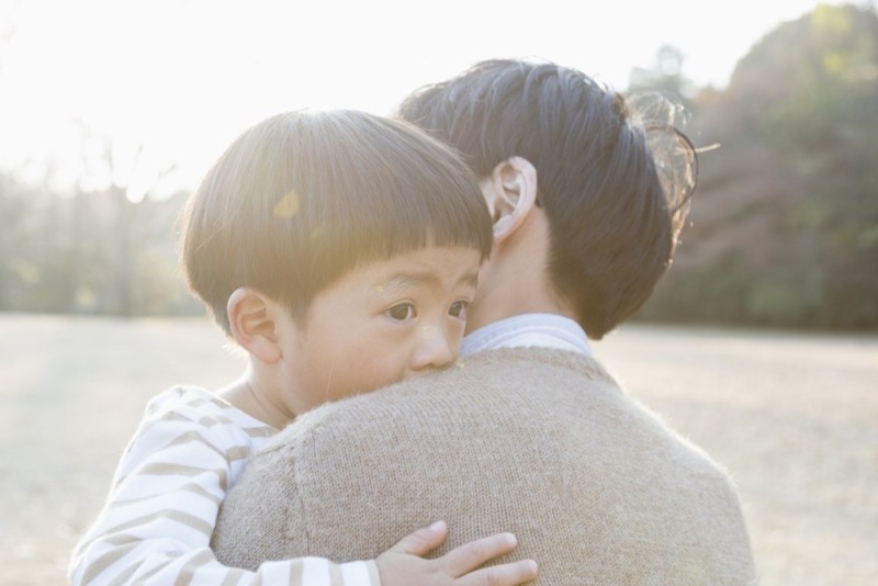 Trên hành trình nuôi con, có những việc người bố buộc phải gánh vác: Mẹ có mạnh mẽ đến đâu cũng không thể thay thế