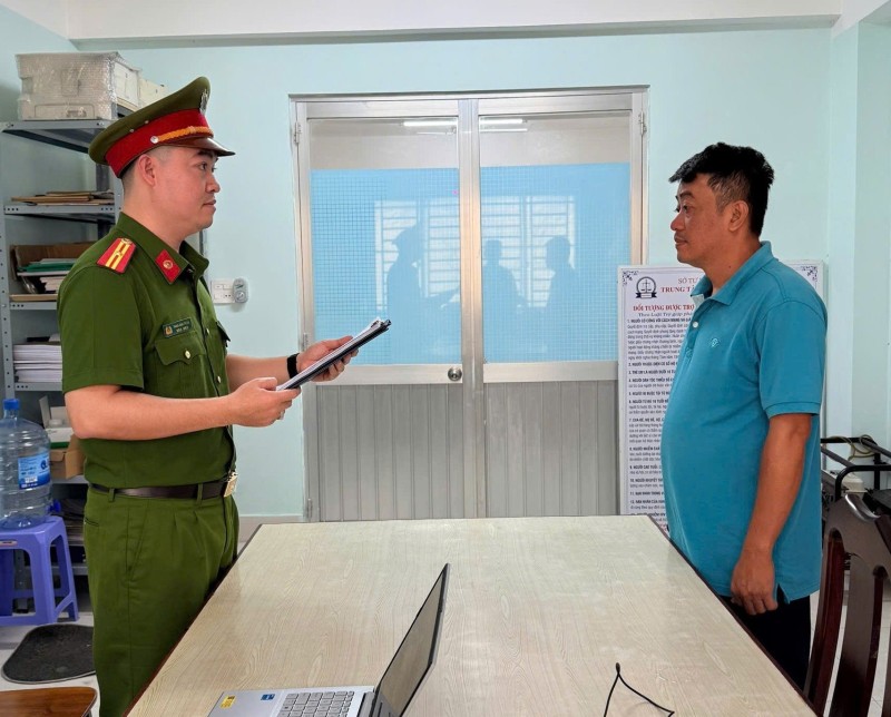 Phát hiện người phụ nữ Đà Nẵng liên tục chuyển khoản tổng cộng gần 2 tỷ đồng cho đồng nghiệp: 6 năm sau, công an vào cuộc điều tra giao dịch