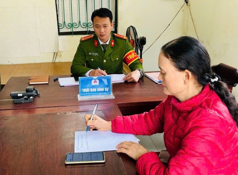 Phát hiện tài khoản VietinBank iPay được cộng 107 triệu đồng, người lạ liên hệ nhờ trả lại tiền, người phụ nữ liền báo công an