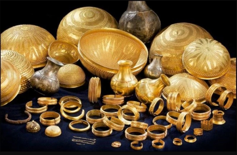 Khai quật kho báu 3.000 năm tuổi, chuyên gia bối rối phát hiện ra có tới 2 thứ đến từ ngoài Trái đất