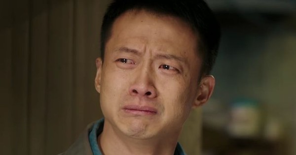 8 năm cày cuốc gửi hơn 2 tỷ về báo hiếu, chàng trai chết đứng khi nhà bố mẹ vẫn dột nát: Camera ngân hàng tiết lộ sự thật không ngờ