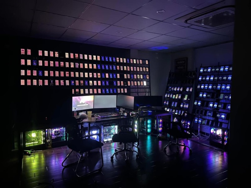 Phát hiện 4.600 chiếc điện thoại hoạt động 24/24, cảnh sát dùng các biện pháp nghiệp vụ vào cuộc: 10 người bị truy tố, vạch trần bí mật động trời sau số tiền hơn 11 tỷ đồng