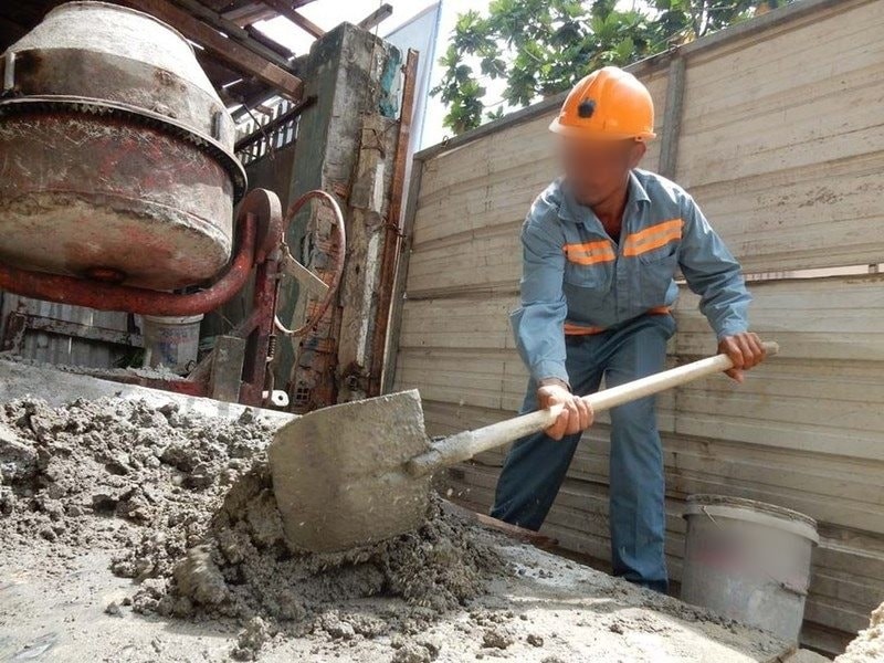 Phát hiện 1 thợ xây SN 1987 có số dư tài khoản tăng 35 tỷ đồng chỉ trong 1 đêm, nhưng 3 tháng sau nằm trong xe cứu thương hối hận