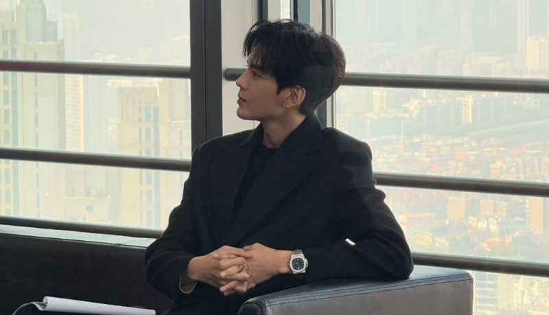 Đi tặng quà Tết, đối tác nói: “Tốn kém quá!”, nhân viên EQ cao đáp một câu mà đôi bên đều hài lòng, về nhà được sếp thưởng thêm