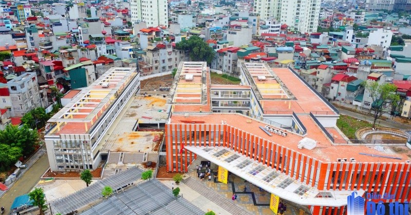 1 trường THPT công lập ở Hà Nội lột xác hoàn toàn: Từ cũ kỹ giờ TO ĐẸP quá đỗi, bước vào mà cứ ngỡ đang đóng phim thanh xuân!