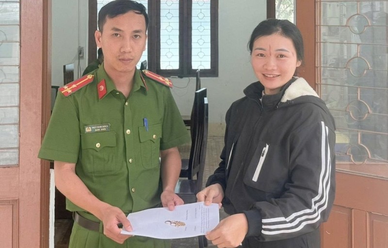 Phát hiện hàng loạt vàng gồm nhẫn cưới, bông tai, dây chuyền trên tuyến đường liên xã: Công an dùng biện pháp nghiệp vụ vào cuộc
