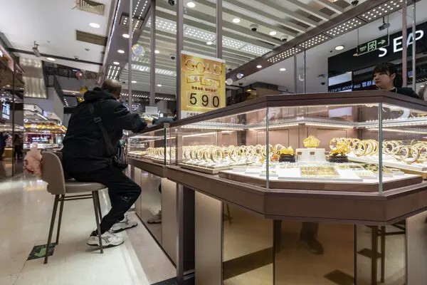 Người đàn ông bán nhà 5,6 tỷ đồng mua vàng, lãi 2,8 tỷ đồng nhưng thừa nhận: “Tôi trúng lớn nhưng thấp thỏm, mất ăn mất ngủ”