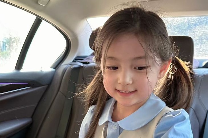 Đây chính là những khác nhau dễ thấy nhất giữa trẻ ngoan ngoãn tự nhiên và trẻ hiểu chuyện do kìm nén