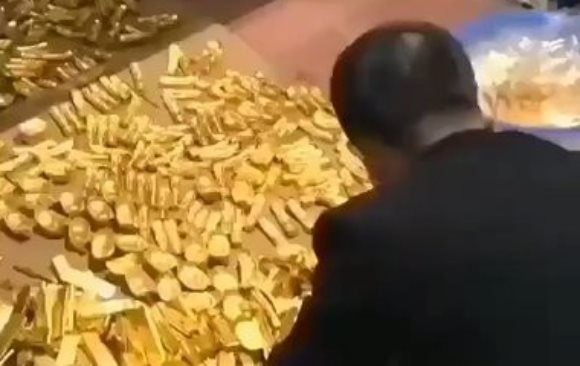 Phát hiện một vali đầy vàng trị giá hơn 17 tỷ đồng nằm chơ vơ giữa nơi nghìn người qua lại: Cảnh sát mở cuộc điều tra khẩn