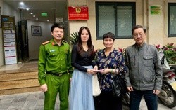 Người dân phát hiện loạt tiền nhiều mệnh giá ở khu vực đường Tràng Thi, công an mời người phụ nữ SN 1973 tới trụ sở làm việc