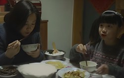 Nghiên cứu của Đại học Oslo: Đừng bắt con im lặng khi ăn, những đứa trẻ hay tranh luận thường có học vị cao hơn