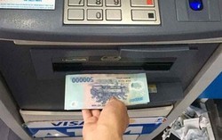 Phát hiện hơn 56 triệu đồng tiền mặt nằm chơ vơ ở khay tiền của cây ATM: Công an khẩn trương dùng biện pháp nghiệp vụ vào cuộc