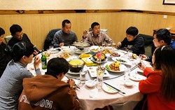Họp lớp, lớp trưởng yêu cầu mỗi người đóng 11,5 triệu đồng, một người rời nhóm chat: Ngày gặp mặt lộ ra sự thật khác