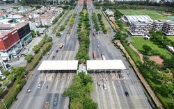 Cận cảnh đại lộ lớn nhất phía Nam TP.HCM dự kiến xây thêm đường trên cao