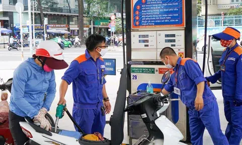 Giá xăng, dầu đồng loạt giảm mạnh từ chiều nay