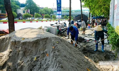 Cử tri Hà Nội đề nghị đánh giá lại đá lát vỉa hè "siêu bền"