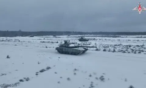 Xe tăng Nga T-90M Proryv phô diễn sức mạnh khủng khiếp