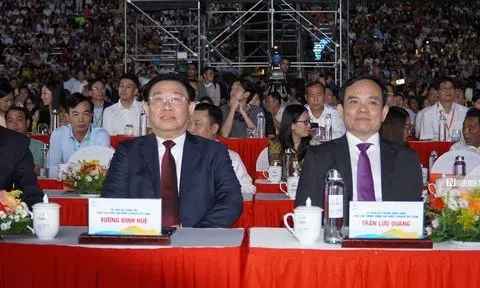 Chủ tịch Quốc hội Vương Đình Huệ dự lễ khai mạc năm Du lịch Quốc gia 2023