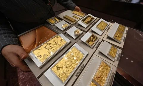 Sốc: Hơn 70kg vàng ký gửi trong két sắt của chuỗi bán vàng lớn nhất Trung Quốc mất trắng sau 1 đêm, tài sản tiết kiệm cả đời của 42 người “không cánh mà bay”